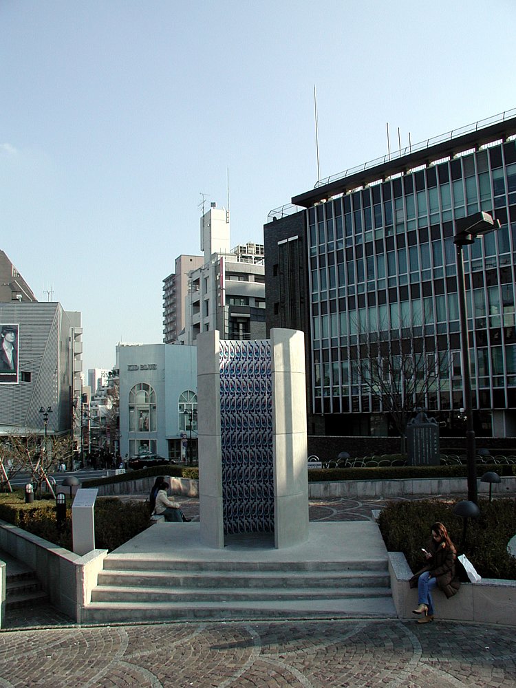sh-p-mon-05.jpg