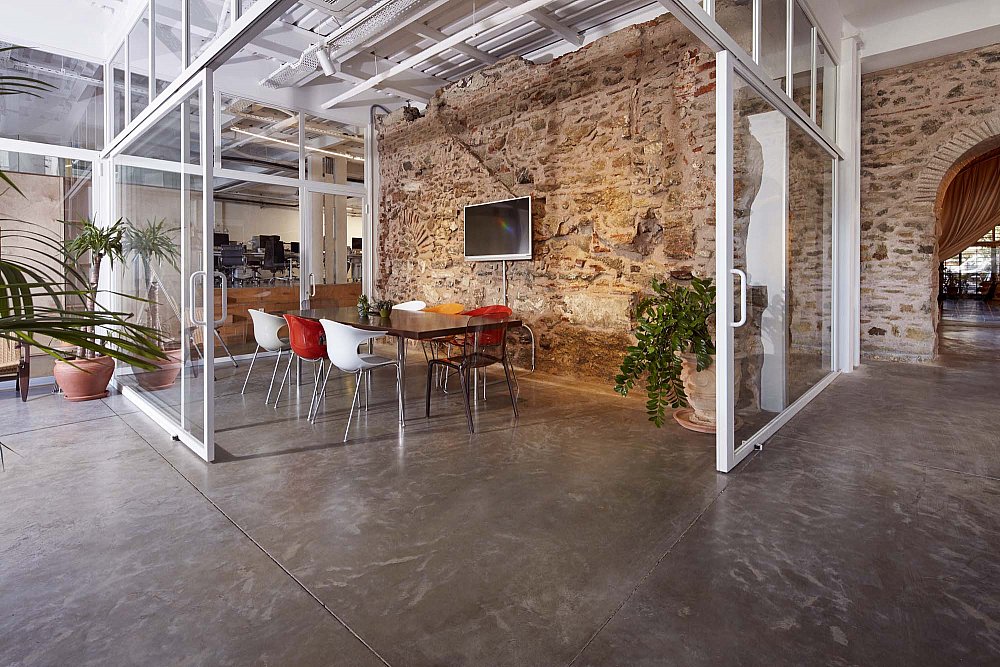 2 meeting room.jpg