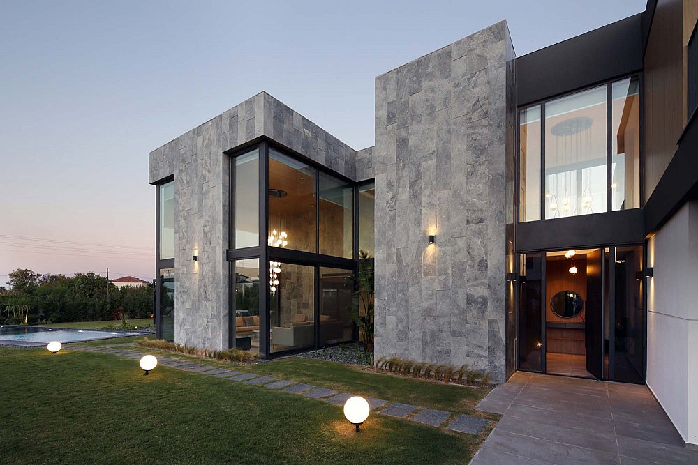 BAD-VillaMass_16-a.jpg