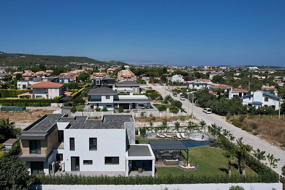 BAD-VillaMass_84-a.JPG
