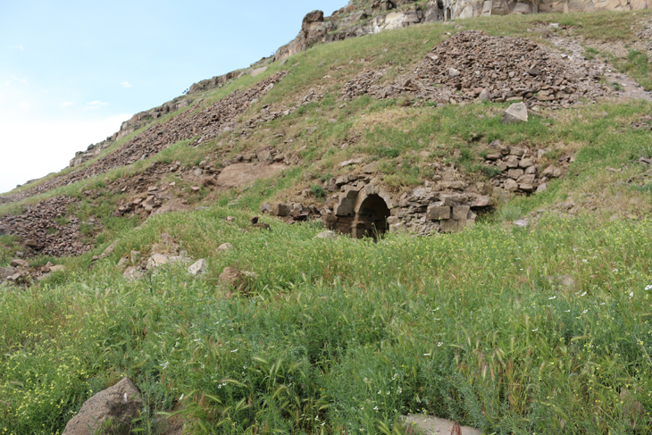 Derevenk manastır kalıntılar-haber arası 2.jpg