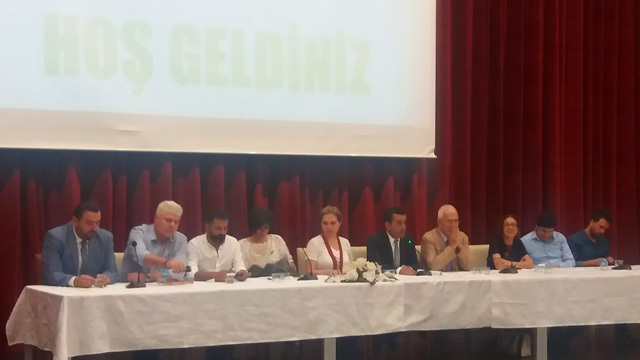 kolokyumfoto.jpg
