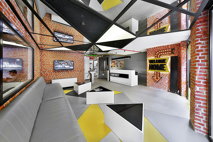 01-ENTRANCE_HALL_.JPG