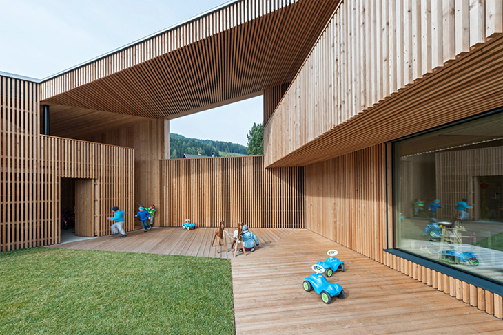 feld72-kindergarten-valdaora-di-sotto-tyrol-designboom-04.jpg