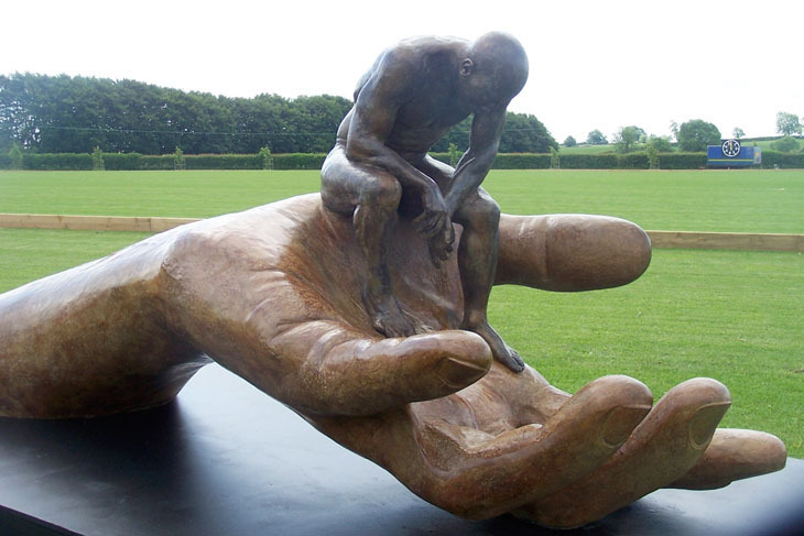 Hand-of-God-Bronze-England-02-Installations-Lorenzo-Quinn.jpg