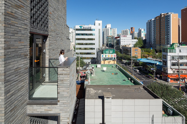 Thumbs up Building 6.jpg