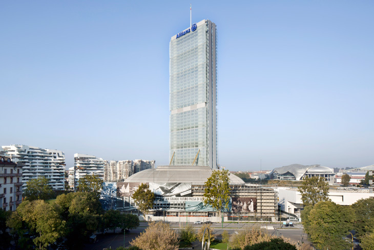01,-Overall-view-from-east,-Allianz-Tower-(2014),-Alessandra-CHEMOLLO.jpg