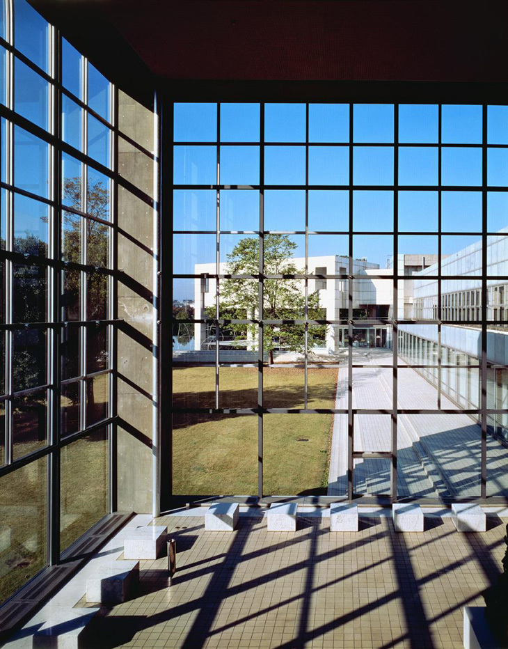 06,-Entrance-hall,-the-Museum-of-Modern-Art,-Gunma-(1974),-Yasuhiro-ISHIMOTO_web_2.jpg