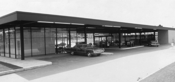 Mies_La Station_2.jpg