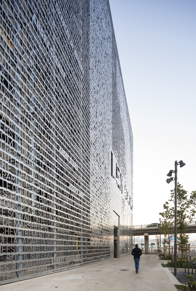 North Façade Detail ©Luc Boegly