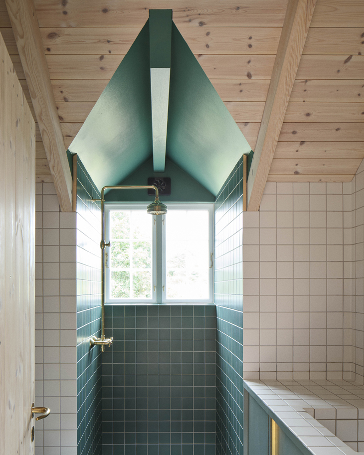 Bakkedraget 12 - Bathroom 01 - Cottage - Photo_Laura Stamer.jpg