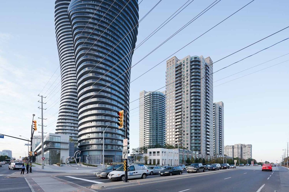 MAD_05049_Absolute Towers_p_03_dayview_by Iwan Baan_small.jpg