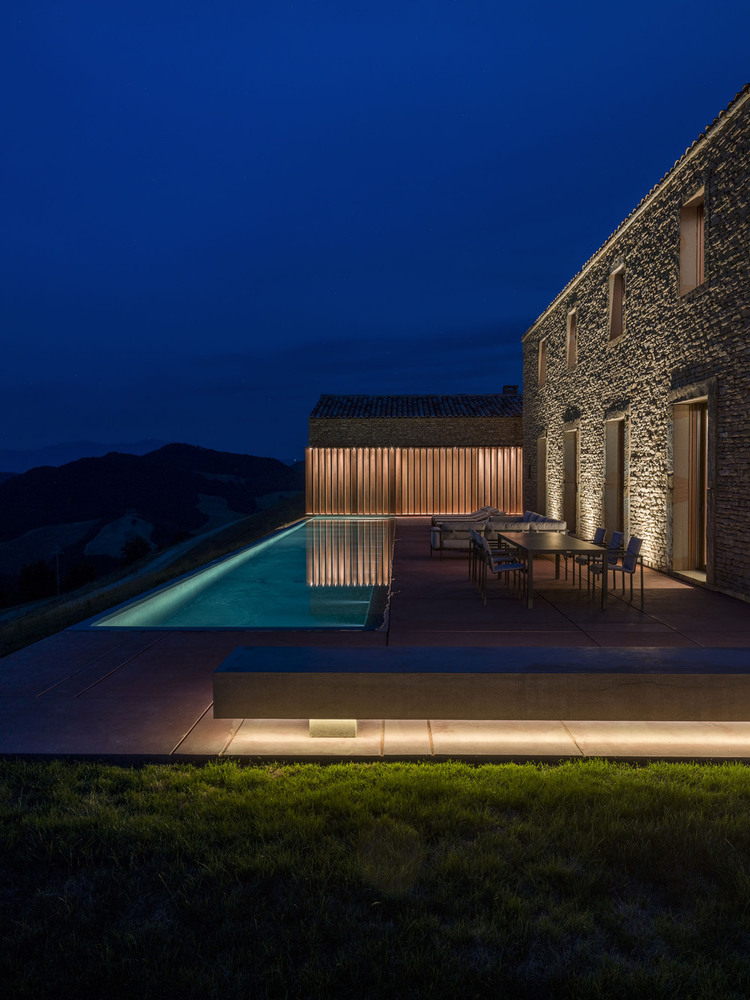43_Night view2000.jpg