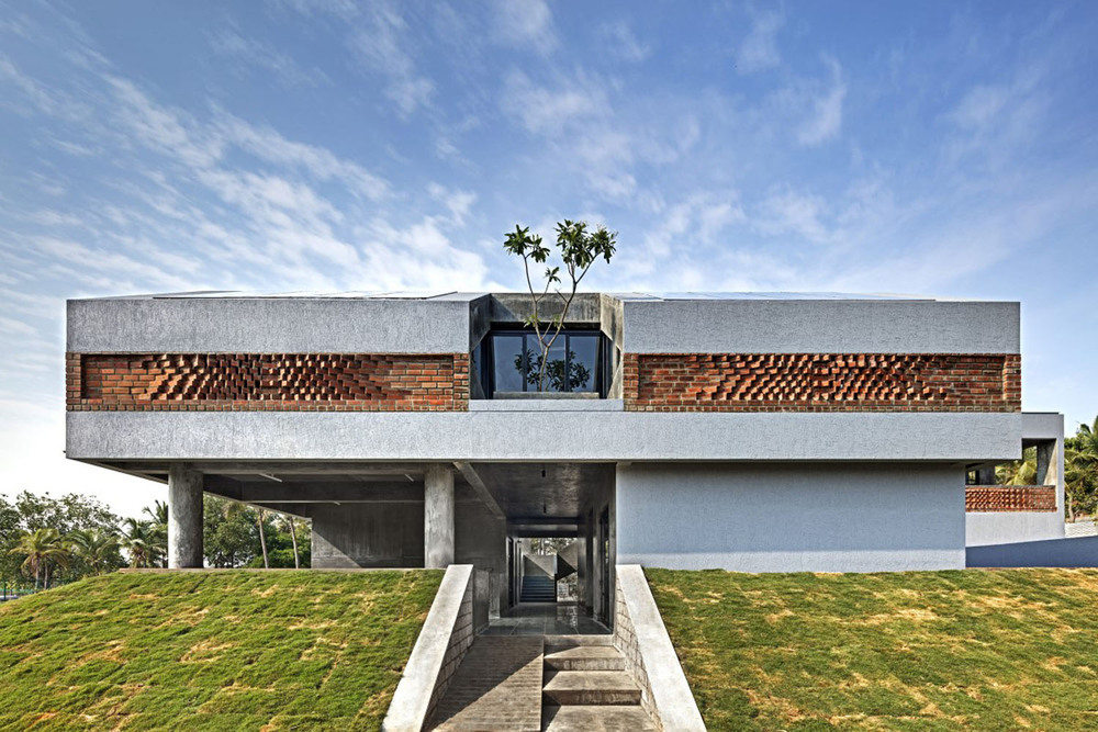 01 - North Elevation.jpg