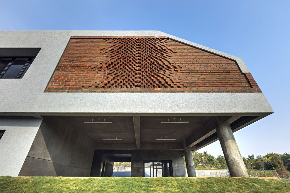 05 - East view showing the Library area.jpg