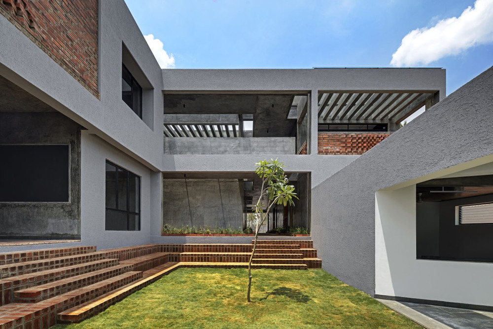 11 - Sunken Court & Stepped seating.jpg