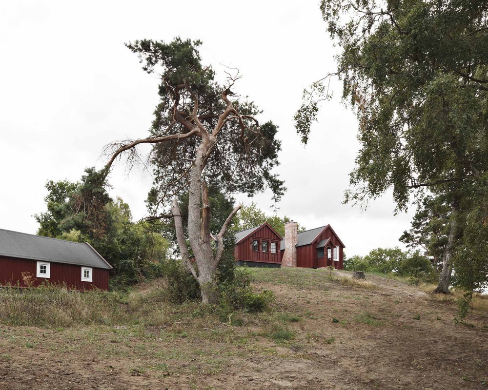 Bakkedraget 02 - Exterior - Cottage and shed - Photo_Laura Stamer.jpg
