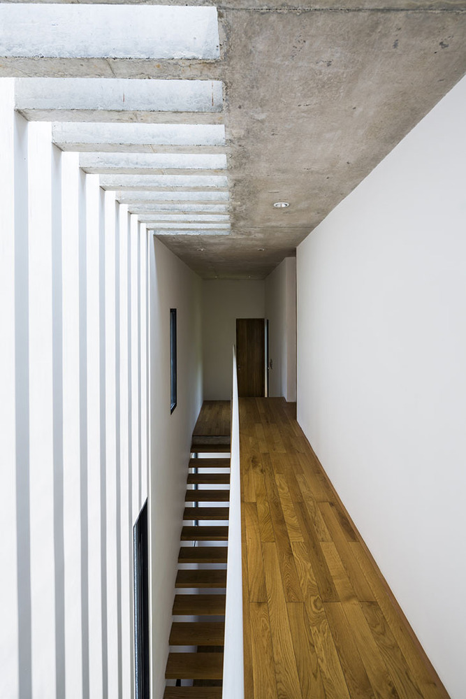 pic13_Corridor_OKI730.jpg