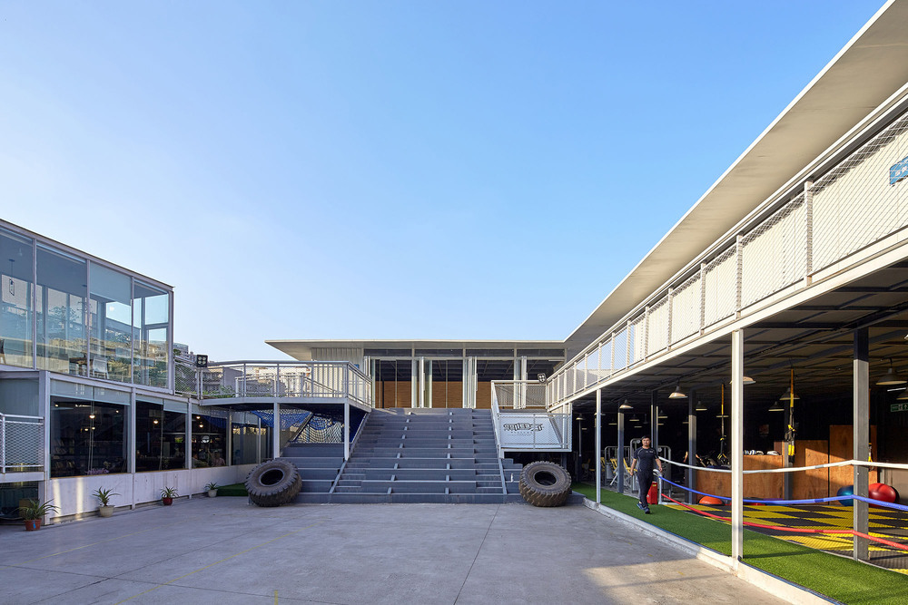 A04 view from 1F courtyard to the aerobic room.jpg