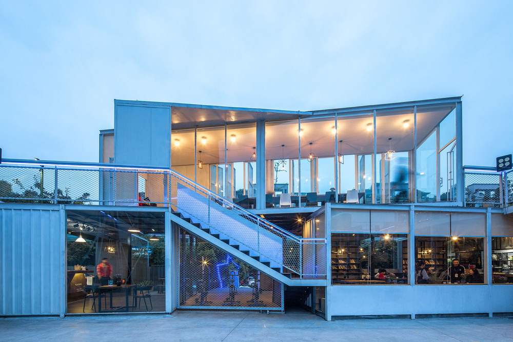 B04 view from courtyard to entrance night view.jpg