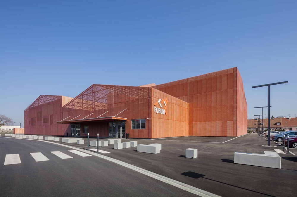 28.Manuelle GAUTRAND_Le Forum_Guillaume Guerin.jpg