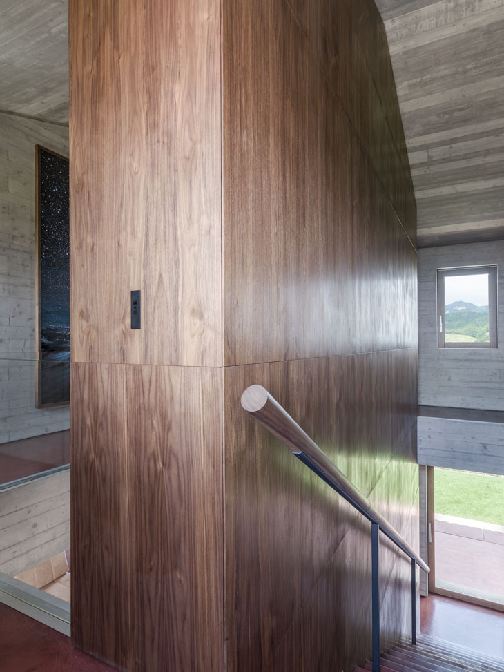 24_Staircase730.jpg