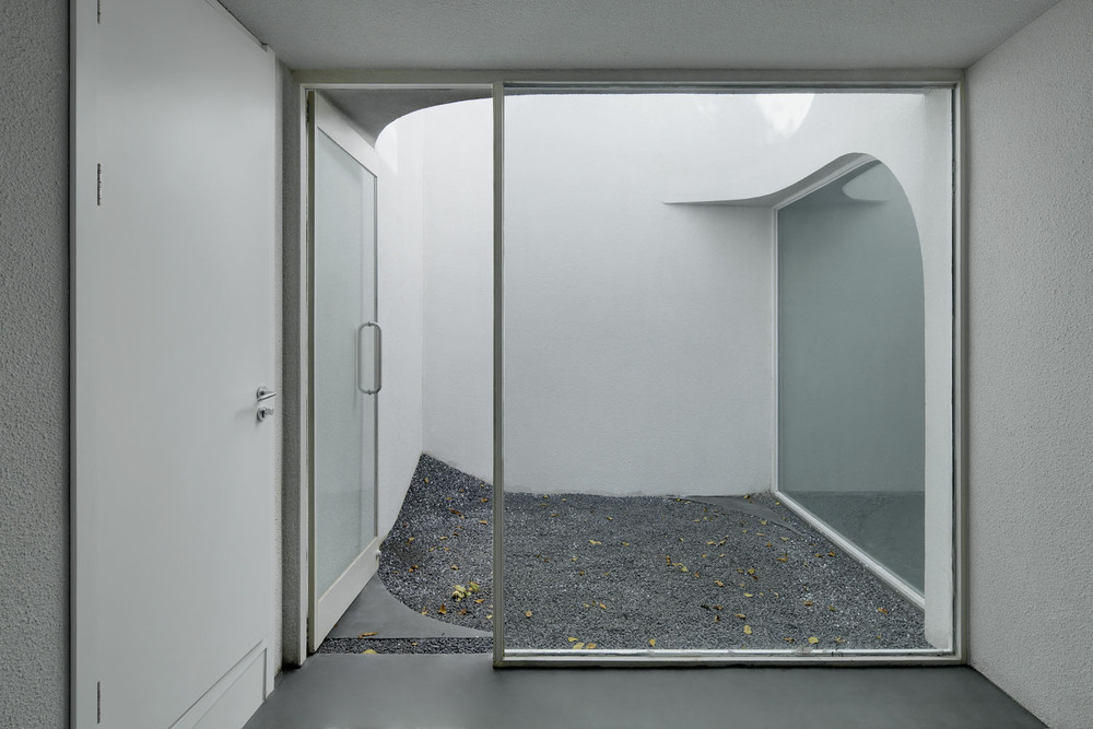courtyard1.jpg