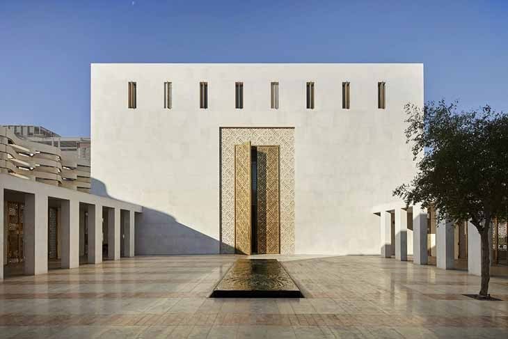 2_Main entrance to prayer hall from courtyard_copyright_Hufton and Crow730.jpg