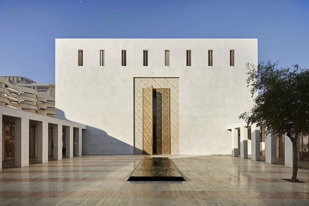 2_Main entrance to prayer hall from courtyard_copyright_Hufton and Crow2000.jpg