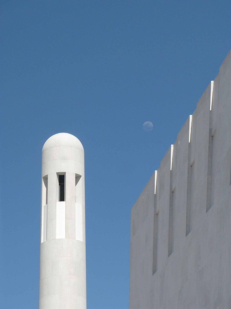 6_Detail of minaret_copyright_Hufton and Crow2000.jpg