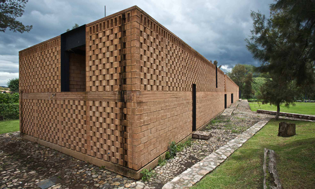 manset_hacı_route_brick.jpg