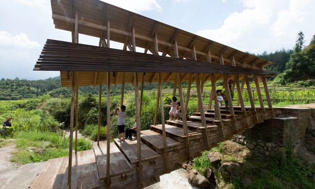 manset_windandrain_bridge.jpg