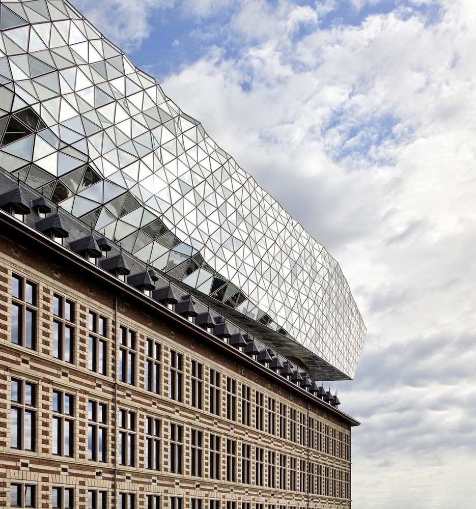 ZHA_Port House_Antwerp_©Hufton+Crow_001.jpg