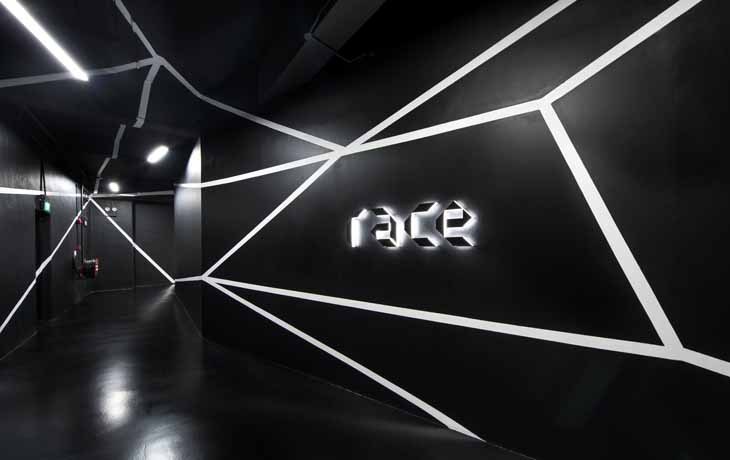 02_RACE_EXTERIOR730.jpg
