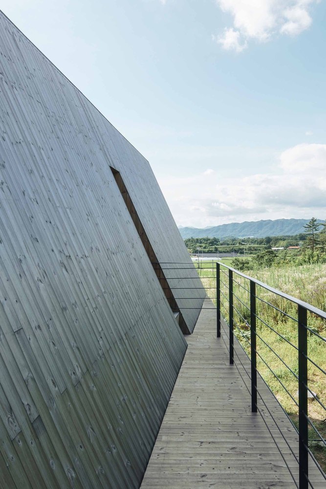 05_Shear House_North West @ Terrace_Song Yousub.jpg