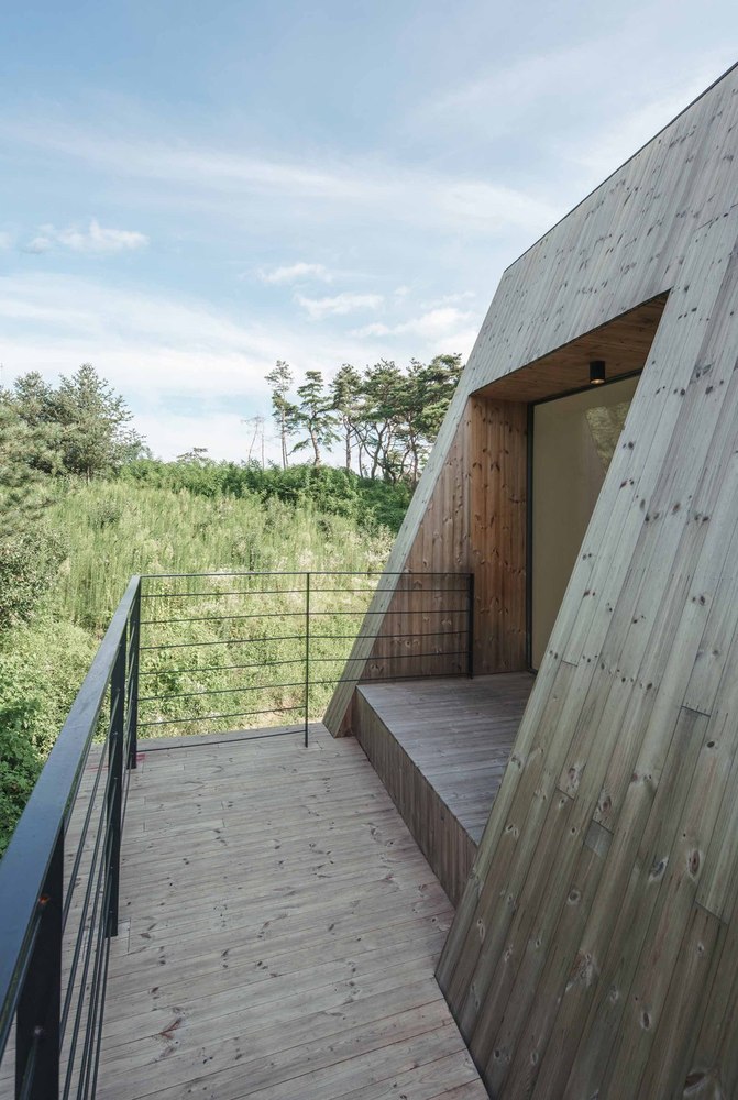 06_Shear House_North East @ Terrace_Song Yousub.jpg