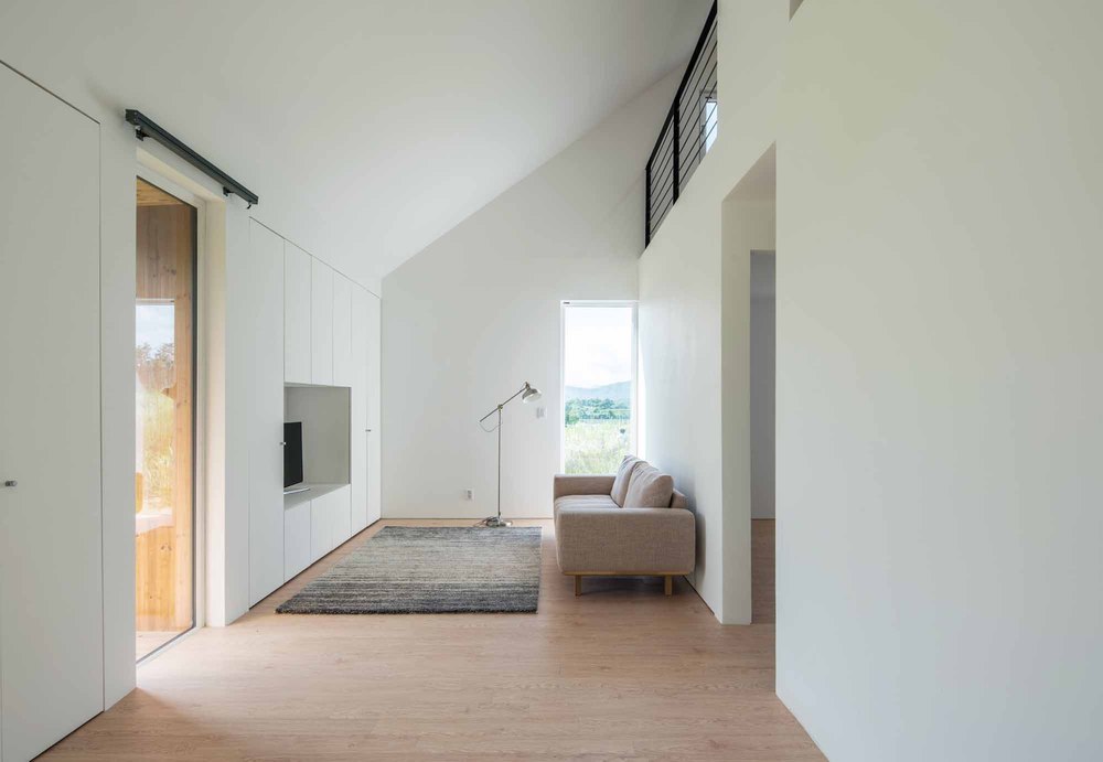 09_Shear House_Living Room Looking West_Song Yousub.jpg