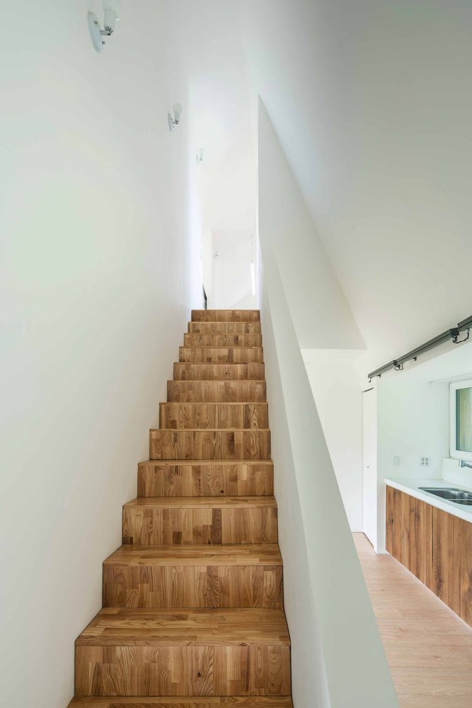 15_Shear House_Stair Up_Song Yousub.jpg