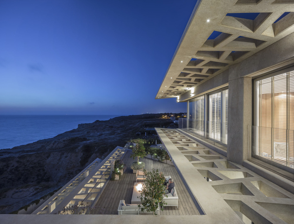 ARSUF_1222000.jpg