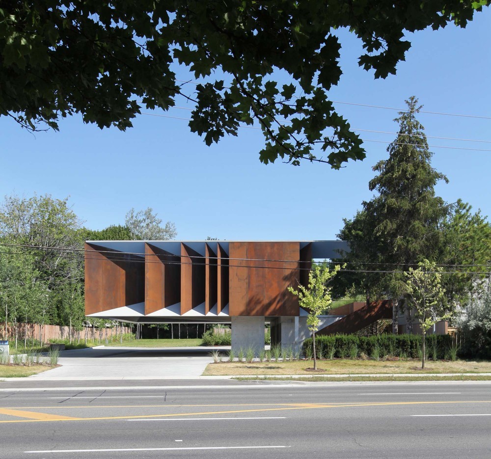 Shim-Sutcliffe Architects - Wong Dai Sin Temple -03- James Dow.jpg