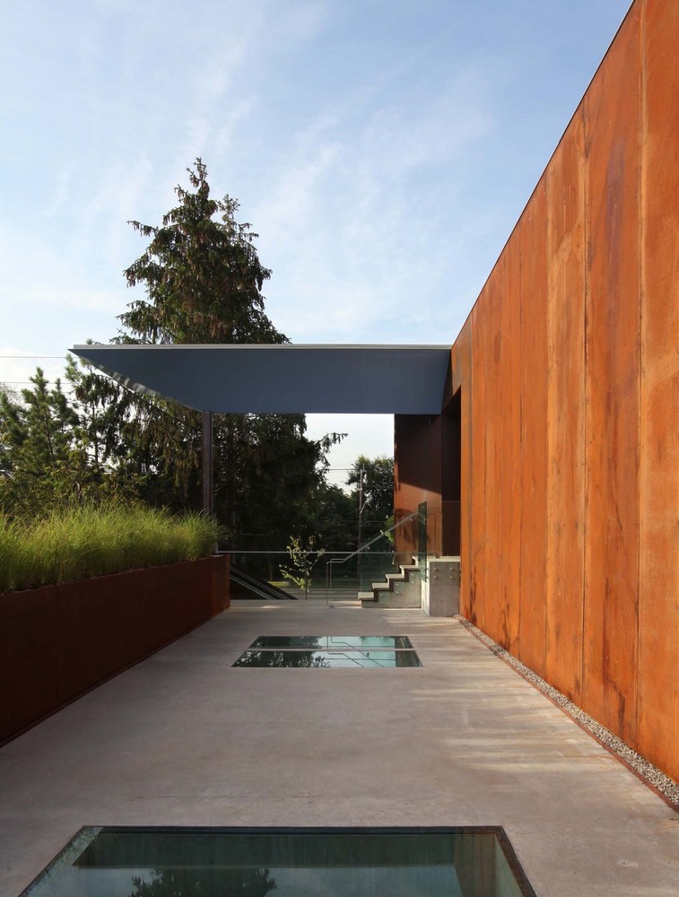 Shim-Sutcliffe Architects - Wong Dai Sin Temple -09- James Dow.jpg