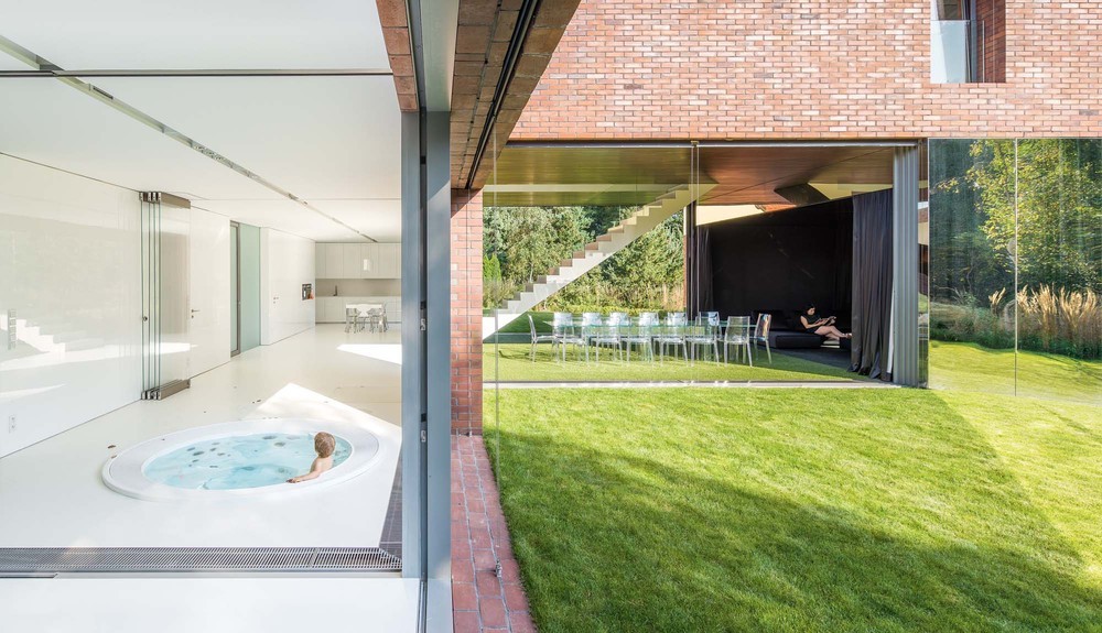 04_photo Jakub Certowicz_Living-Garden House in Katowice_Robert Konieczny KWK Promes_cropped.jpg