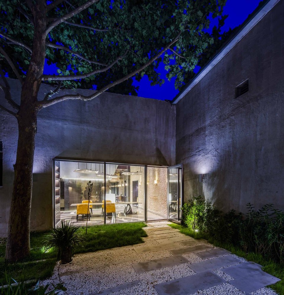 7-backyard-night-12000.jpg