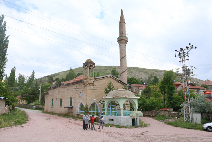 Taşlıkt'aki kilise-haber arası.jpg