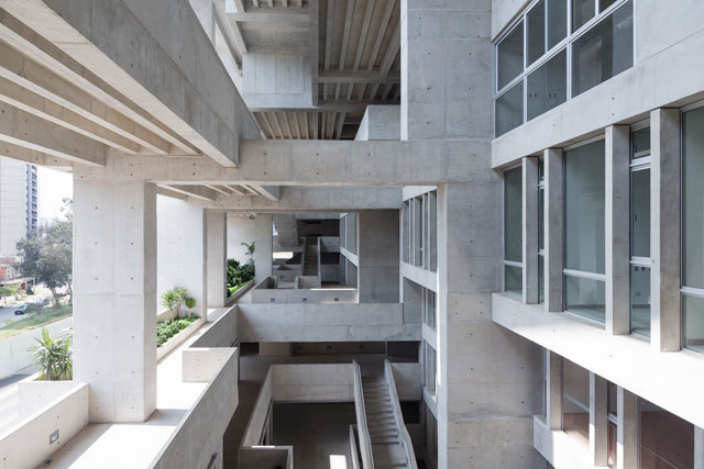 UTEC-Universidad-de-Ingenieria-y-Tecnologia,-Photo-credit-Iwan-Baan,-Courtesy-of-Grafton-Architects..jpg