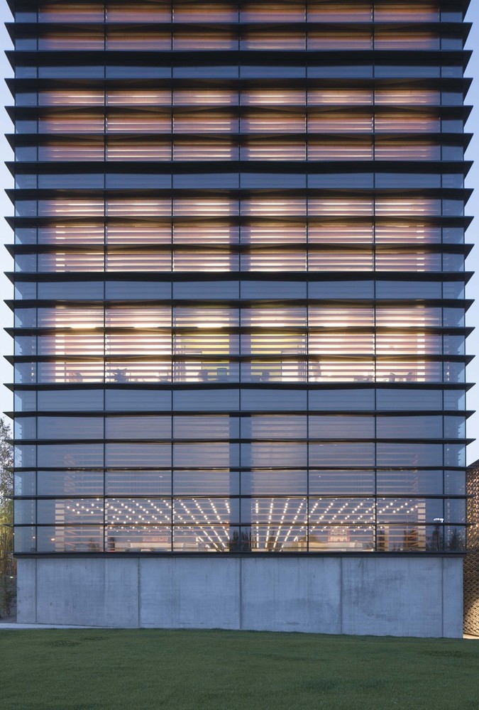 7. AW-AnkaraOfficeTower-Florian Holzherr.jpg