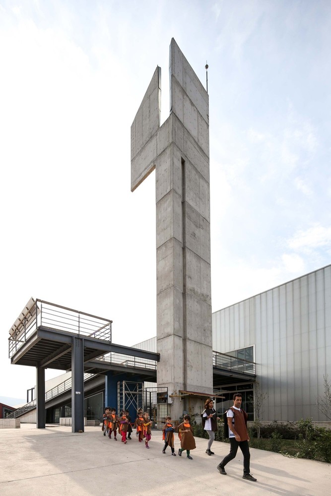YHVC_PH_buildingvisitors_13.jpg