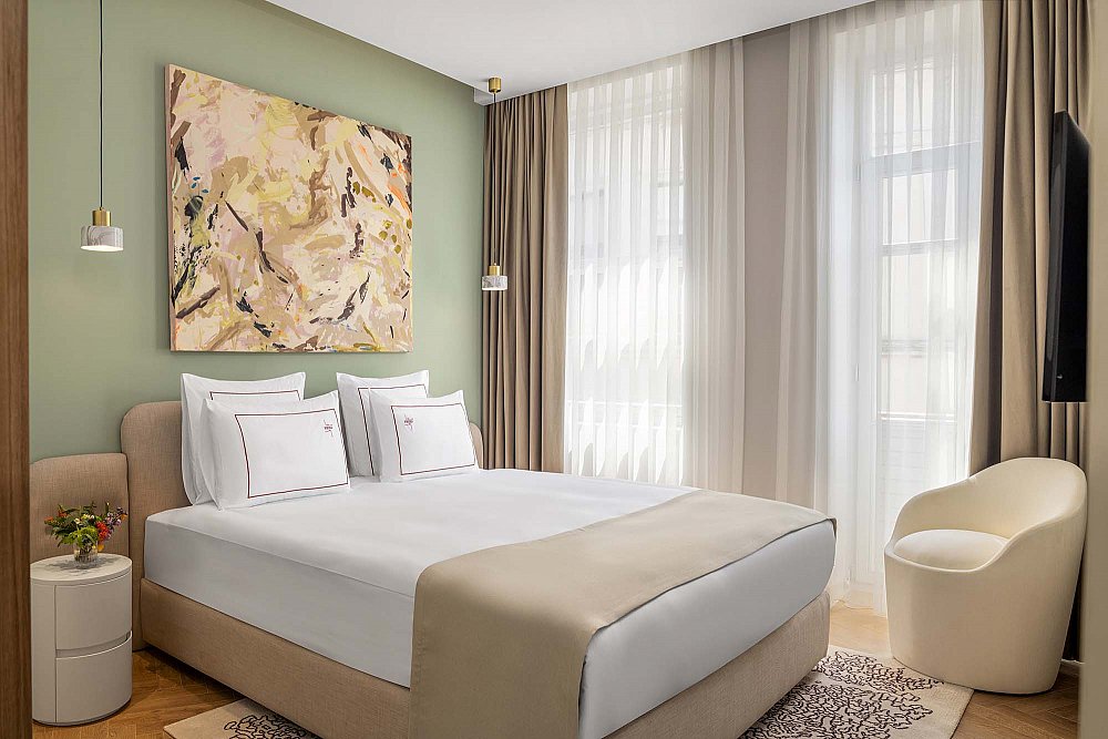 17_Two Bedroom Suite with French Balcony.jpg