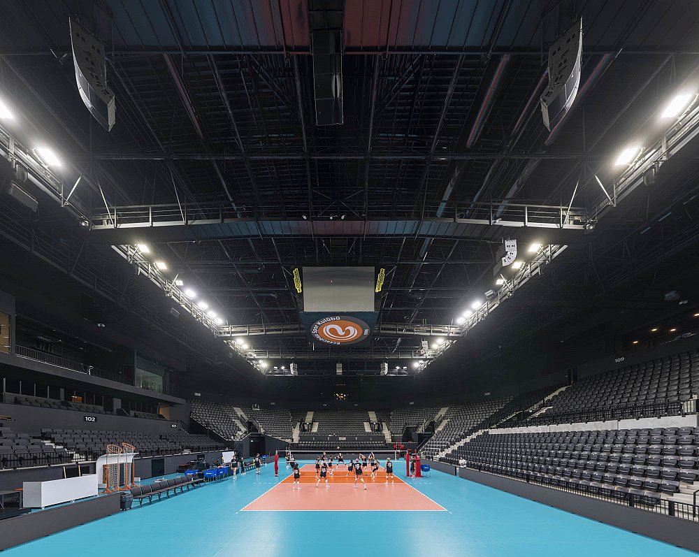 eczacıbaşı spor salonu (11).jpg