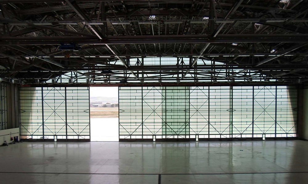Hangar (2).jpg